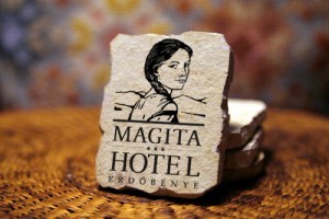Kereszt-Média Kft. Magita Hotel kő hűtőmágnes